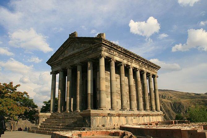 Garni, Geghard, Charents Arch, Azat reservoir, Khor Virap - How the day flows across 8–9 hours