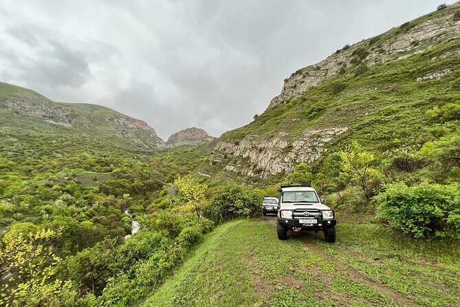 Limitless Off-Road Private Tours in Armenia - What to expect on the road and at the viewpoints