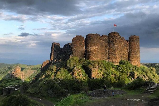 Mount Aragats, Amberd Fortress, Saghmosavank Monastery, Alphabet - private tour - Amberd Fortress: why the 10th-century ruins are worth the time