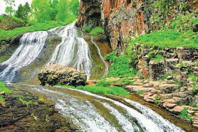 Private tour Jermuk, waterfall, Tatev Monastery and TaTev Ropeway - Should you book this Jermuk, Tatev, and Wings of Tatev private day?