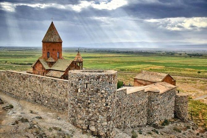 Private tour to Khor Virap, Areni winery, Noravank, Selim pass, Hayravank - Khor Virap and St. Gregory’s story in one powerful setting