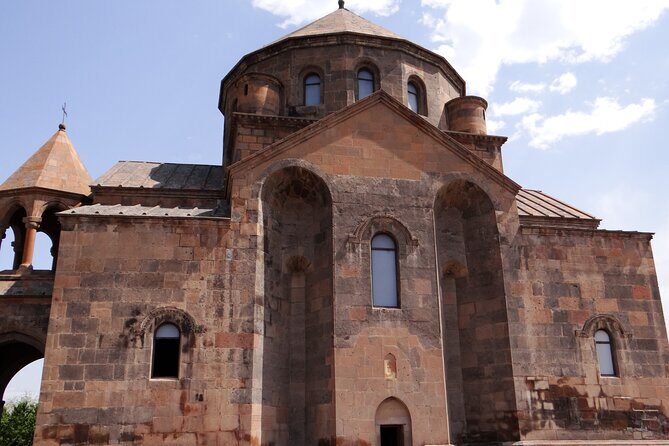 Tsitsernakaber-Hripsime-Echmiatsin-Noy brandy factory - Tsitsernakaberd: a clear, moving start in Yerevan